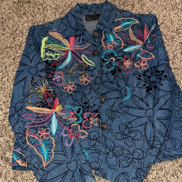 Embroidered jean jacket - Picture 2 of 3